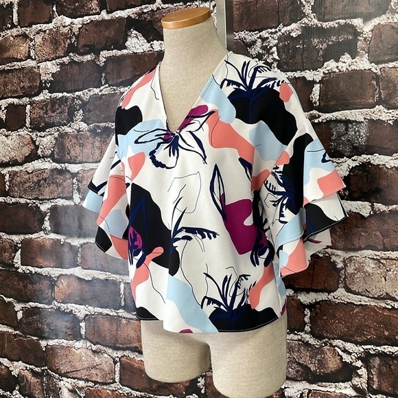 Halogen Blouse Women's XS Extra Small White Blue Pink Floral Short Sleeve Top - Picture 6 of 14